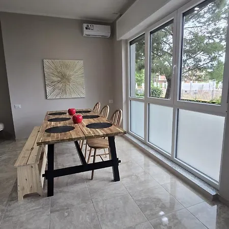 House 3* Новара
